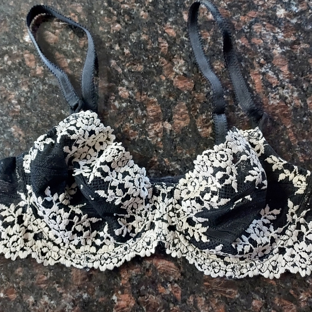 Wacoal black bra 34C